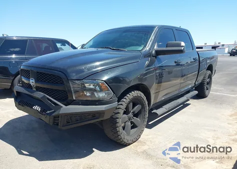 2018 Ram 1500 Big Horn 4X4 6'4 Box z USA, uszkodzony, nr VIN 1C6RR7TT4JS135572